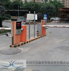 濟(jì)南名士豪庭加裝停車場(chǎng)票箱道閘